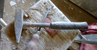 Peut-on faire les travaux soi-même si on souscrit à un crédit travaux ?